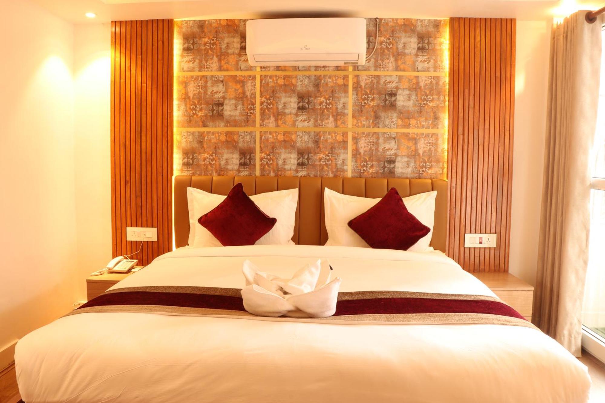 Hotel Elegant Kathmandu Inn Extérieur photo