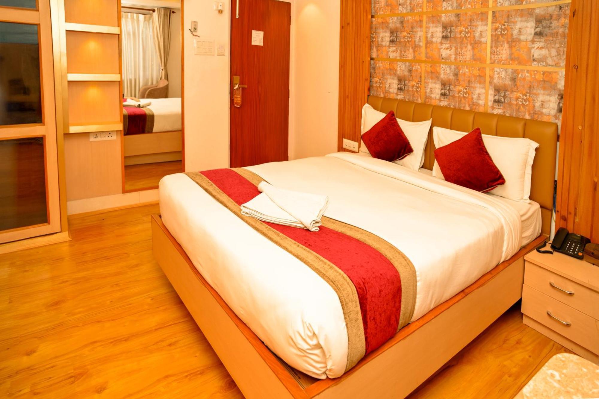 Hotel Elegant Kathmandu Inn Extérieur photo